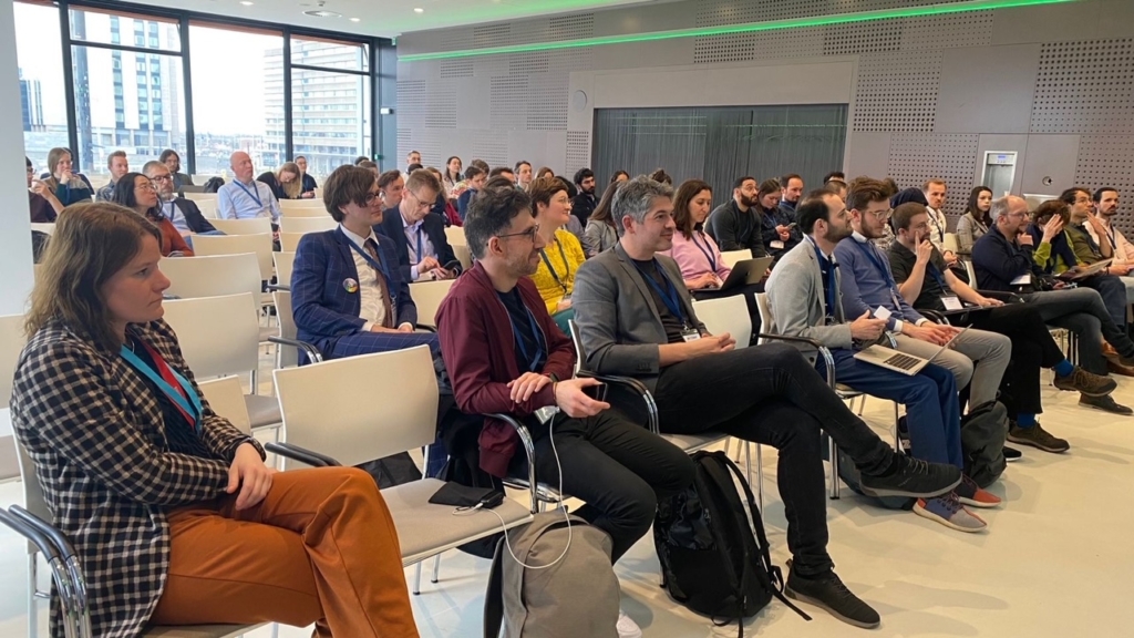 Image showing a full audience as part of the second session of the CHI NL track.